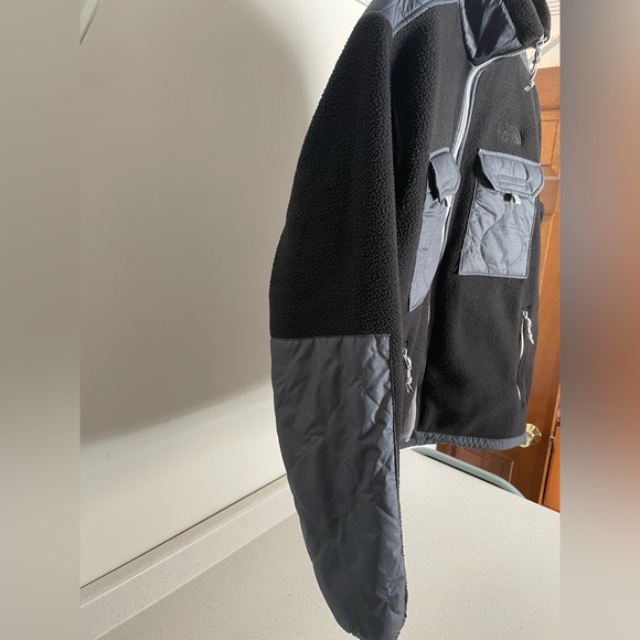 North Face - Zip through fleece jacket - Picture 3 of 5
